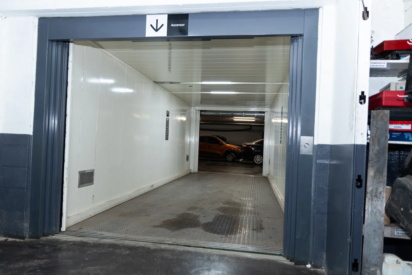 Montautos para estacionamiento vertical